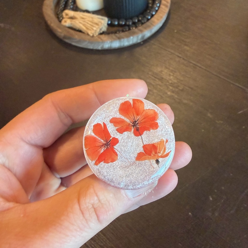 Floral phone grip holder